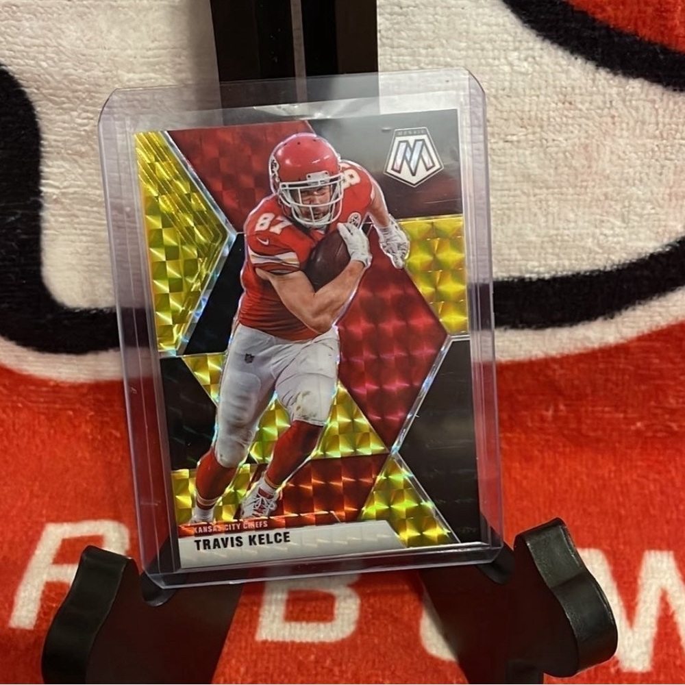 TRAVIS KELCE Mosaic #1/8 Super RARE 2020 GOLD RED BLACK A++ CHIEFS Superbowl